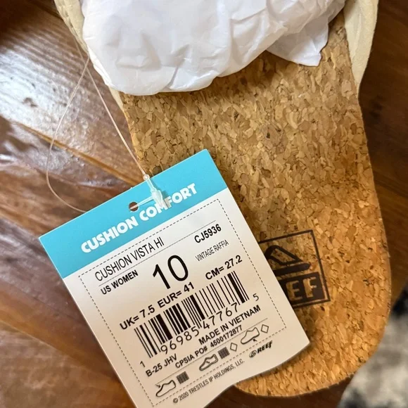 Brand new Reef Cushion Vista Hi Vintage Raffia sandals – never worn - Picture 2 of 7